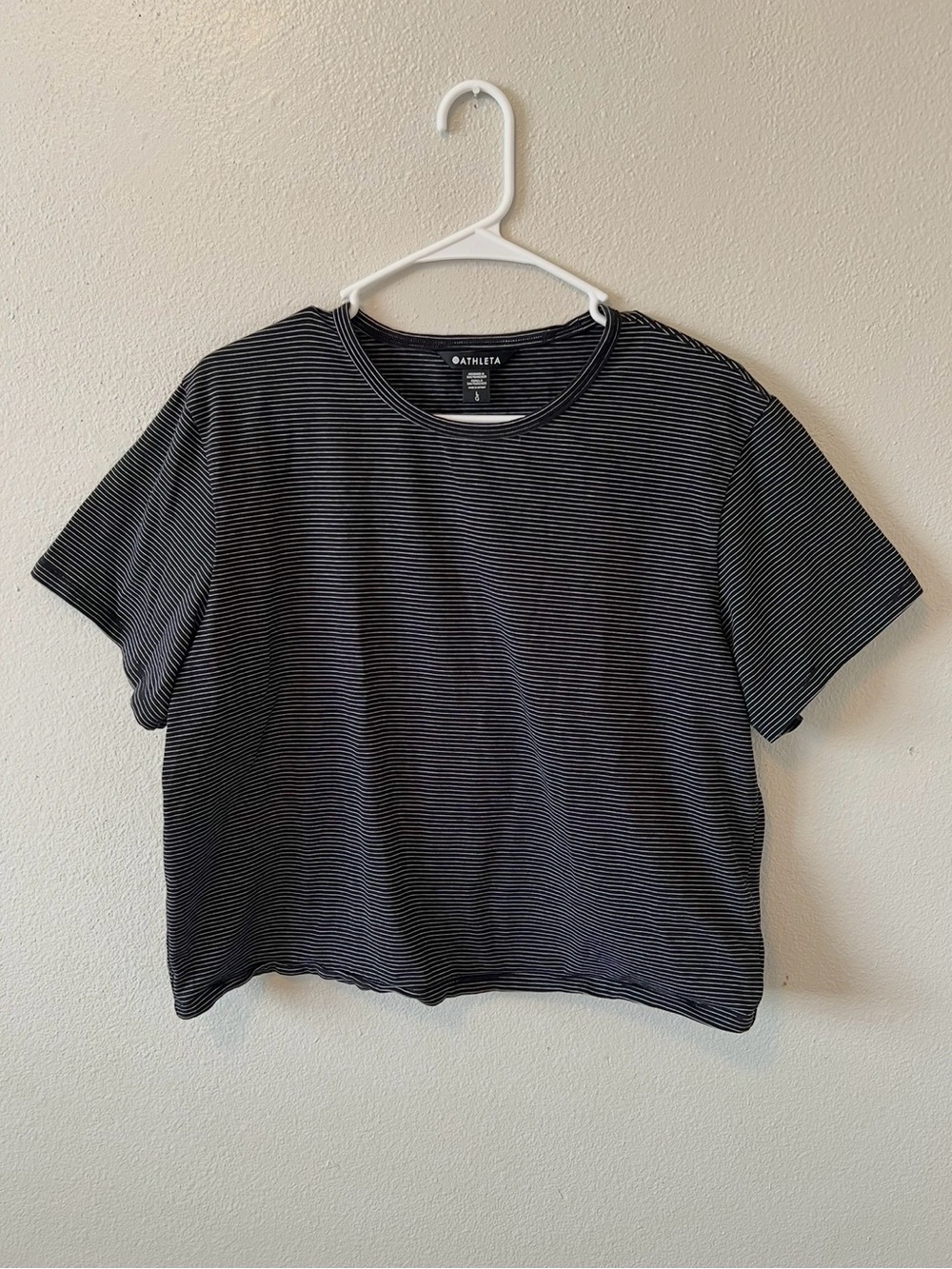 Athleta Black & White Micro Striped Cropped T-Shirt Athleisure Basic Everyday